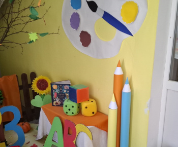 Aktuality / Detičky prišli dnes do vynovených priestorov našej materskej školy - foto