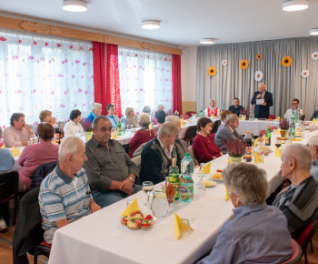 Aktuality / Pozrite si fotky s kultúrneho programu v Medzibrodí nad Oravou - Október Mesiac úcty k staršíms - foto