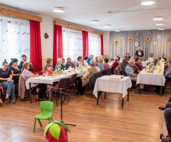 Aktuality / Pozrite si fotky s kultúrneho programu v Medzibrodí nad Oravou - Október Mesiac úcty k staršíms - foto