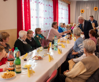 Aktuality / Pozrite si fotky s kultúrneho programu v Medzibrodí nad Oravou - Október Mesiac úcty k staršíms - foto