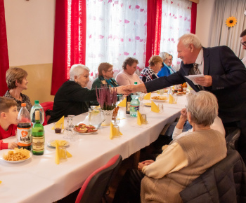 Aktuality / Pozrite si fotky s kultúrneho programu v Medzibrodí nad Oravou - Október Mesiac úcty k staršíms - foto