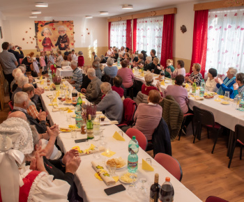Aktuality / Pozrite si fotky s kultúrneho programu v Medzibrodí nad Oravou - Október Mesiac úcty k staršíms - foto