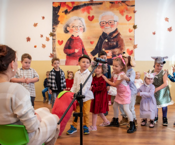 Aktuality / Pozrite si fotky s kultúrneho programu v Medzibrodí nad Oravou - Október Mesiac úcty k staršíms - foto
