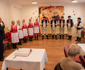 Aktuality / Pozrite si fotky s kultúrneho programu v Medzibrodí nad Oravou - Október Mesiac úcty k staršíms - foto