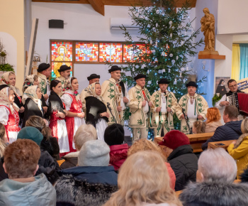 Aktuality / Pozrite si fotky z Jasličkovej pobožnosti 25.12.2025 - foto