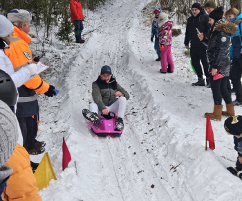 Aktuality / Preteky v sánkovaní pre deti a mládež na Lažteku v Medzibrodí n/Or. - 6.1.2026 - video
