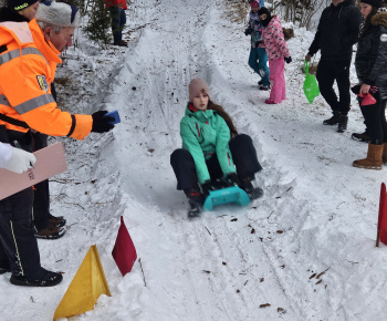 Aktuality / Preteky v sánkovaní pre deti a mládež na Lažteku v Medzibrodí n/Or. - 6.1.2026 - video