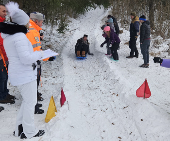 Aktuality / Preteky v sánkovaní pre deti a mládež na Lažteku v Medzibrodí n/Or. - 6.1.2026 - video