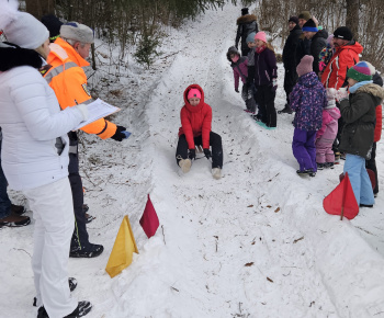 Aktuality / Preteky v sánkovaní pre deti a mládež na Lažteku v Medzibrodí n/Or. - 6.1.2026 - video