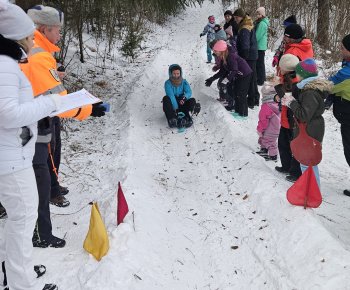Aktuality / Preteky v sánkovaní pre deti a mládež na Lažteku v Medzibrodí n/Or. - 6.1.2026 - video