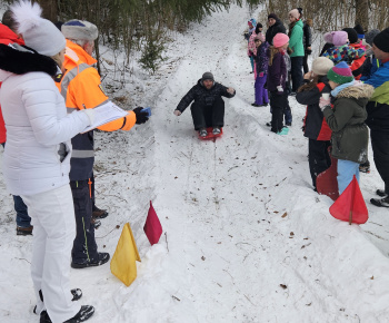 Aktuality / Preteky v sánkovaní pre deti a mládež na Lažteku v Medzibrodí n/Or. - 6.1.2026 - video