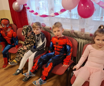 Aktuality / Fašiangový ples v našej materskej škole Zvedavá Lienka - 13.2.2026 - video