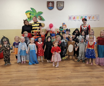 Aktuality / Fašiangový ples v našej materskej škole Zvedavá Lienka - 13.2.2026 - video