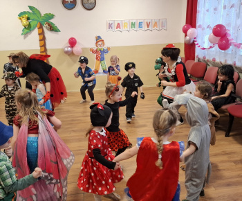 Aktuality / Fašiangový ples v našej materskej škole Zvedavá Lienka - 13.2.2026 - video