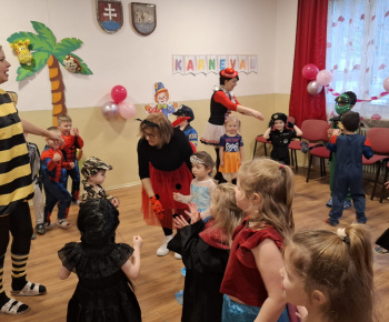 Aktuality / Fašiangový ples v našej materskej škole Zvedavá Lienka - 13.2.2026 - video
