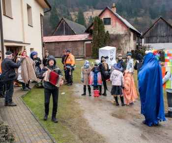 Aktuality / Fašiangová slávnosť v našej obci - 14.2.2026 - video