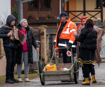 Aktuality / Fašiangová slávnosť v našej obci - 14.2.2026 - video