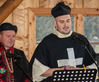 Aktuality / V sobotu sme pochovali basu - video