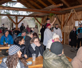 Aktuality / V sobotu sme pochovali basu - video