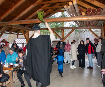 Aktuality / V sobotu sme pochovali basu - video