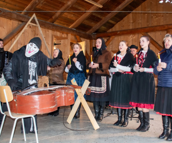 Aktuality / V sobotu sme pochovali basu - video