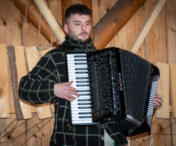 Aktuality / V sobotu sme pochovali basu - video