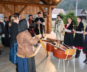 Aktuality / V sobotu sme pochovali basu - video