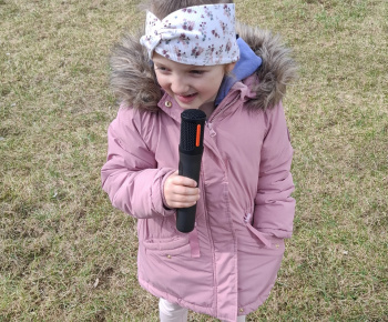 Aktuality / Aj deti z našej materskej školy Zvedavá Lienka privítali príchod jari - video