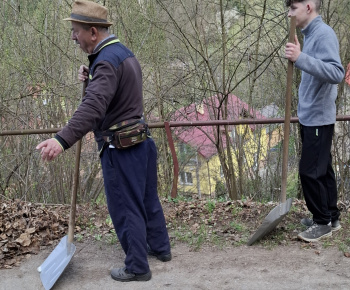 Aktuality / Členovia miestneho spolku SČK v piatok 24.4.2025 brigádovali - foto