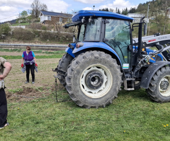 Aktuality / Úprava okolia nášho kostola - foto