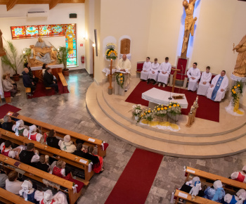 Aktuality / Pozrite si fotky z odpustovej slávnosti Panny Márie pomocnice kresťanov - foto
