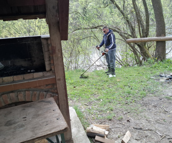 Aktuality / Kosenie trávy - úprava verejných priestranstiev - foto