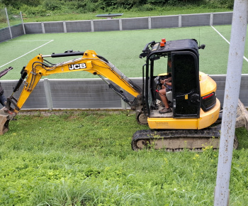 Aktuality / Pre našich mladistvých športovcov sme zrealizovali večerné osvetelnie na našom futbalovom miniihrisku   - foto