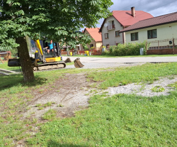 Aktuality / Pre našich mladistvých športovcov sme zrealizovali večerné osvetelnie na našom futbalovom miniihrisku   - foto