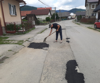 Oprava výtlkov na miestnej komunikácii
