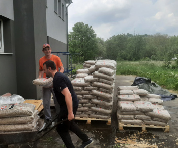 Kosenie a úschova peletiek na vykurovanie v zime