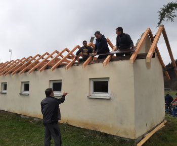 Rekonštrukcia strechy šatní na futbalovom ihrisku
