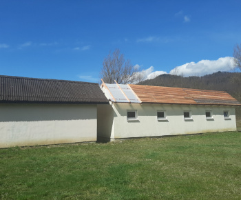 Rekonštrukcia strechy šatní na futbalovom ihrisku