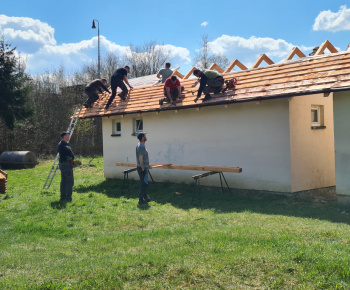 Rekonštrukcia strechy šatní na futbalovom ihrisku