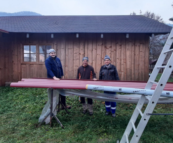 Montovanie odkvapového systému na  altánku v parku 26.11.2022