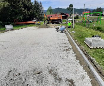 Výstavba športového areálu v obci
