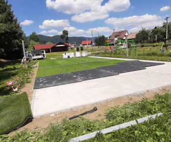 Výstavba športového areálu v obci