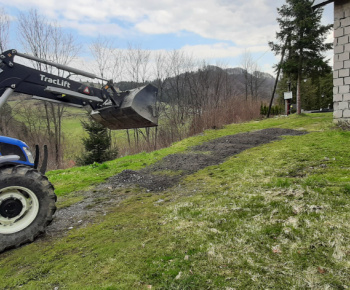 Brigáda miestneho spolku SČK na prístupovej ceste k cintorínu 28