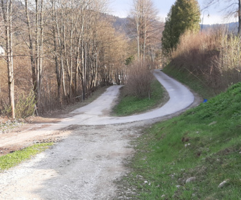 Brigáda miestneho spolku SČK na prístupovej ceste k cintorínu 28