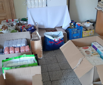 Zbierka trvanlivých potravín a hygienických potrieb pre Ukrajinu
