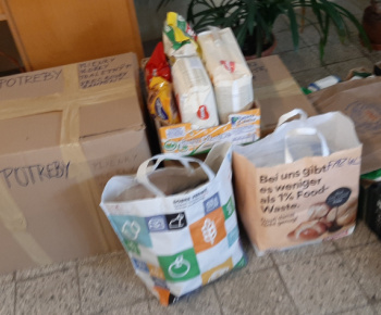 Zbierka trvanlivých potravín a hygienických potrieb pre Ukrajinu