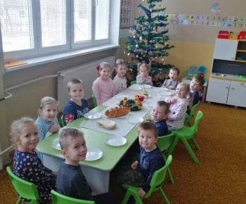 Deti z našej materskej školy už mali štedrú večeru - 17.12.2021