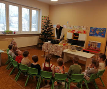 Pečenie vianočných oblátok v Materskej škole Zvedavá Lienka