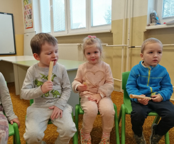 Pečenie vianočných oblátok v Materskej škole Zvedavá Lienka