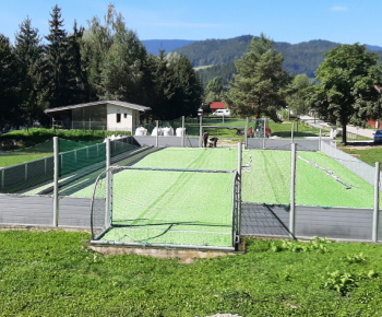 Výmena trávnika na umelom futbalovom miniihrisku